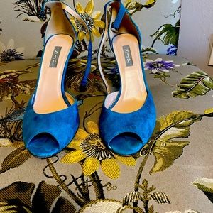 SJP Sara Jessica Parker suede turquoise blue heels